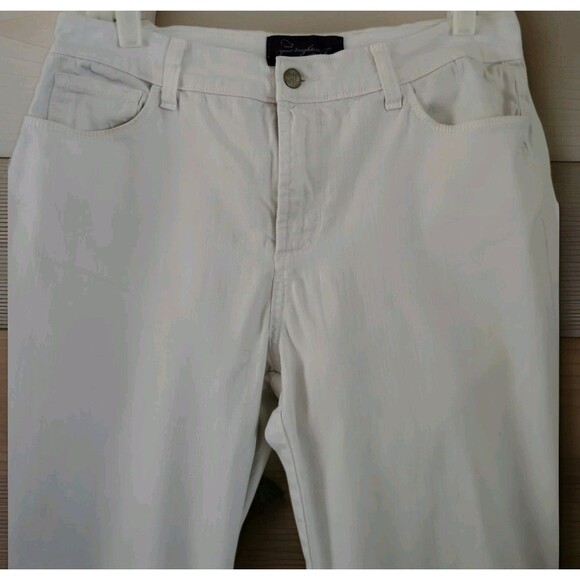 Not Your Daughter Jeans Size 12 White Lift/Tuck Cropped Button Leg Design - Picture 4 of 10